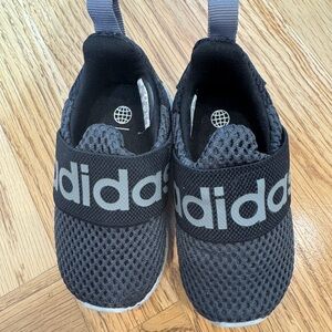 Adidas toddler slip on shoes sneakers black & grey size 4